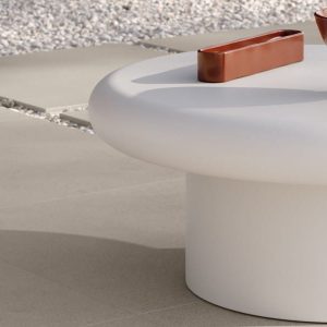 CONCA - Materiaalpresentatie met witte marmerlook op vloer, Pamesa