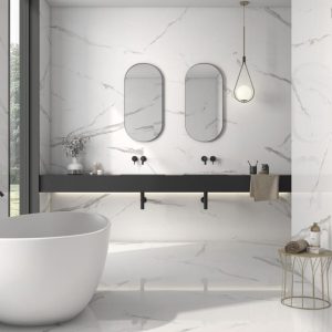 Cellini - Badkamer met witte marmerlook op vloer en wand, Pamesa