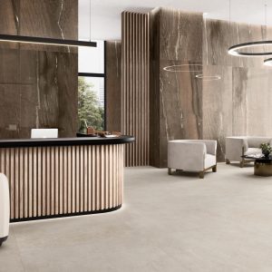 Lux jatoba - Hotelreceptie met bruine marmerlook op vloer en wand, Pamesa