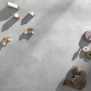 Vita - Kinderkamer en projectruimte met grijze betonlook op vloer, Pamesa