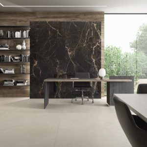 Lux laurants - Kantoor en keuken met zwarte marmerlook en houtlook op wand en werkblad, Pamesa