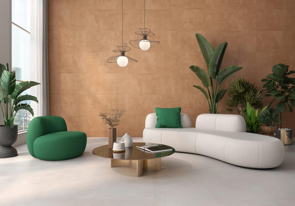 ELEGANZA - Woonkamer met terracotta kleurtegel op wand, Pamesa
