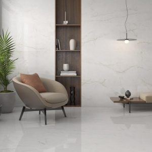 Crystal white - Woonkamer met witte marmerlook op vloer en wand, Pamesa