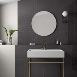 Origin Mayfair - Badkamer met donkergrijze kleurtegel en betonlook op wand en vloer, Pamesa