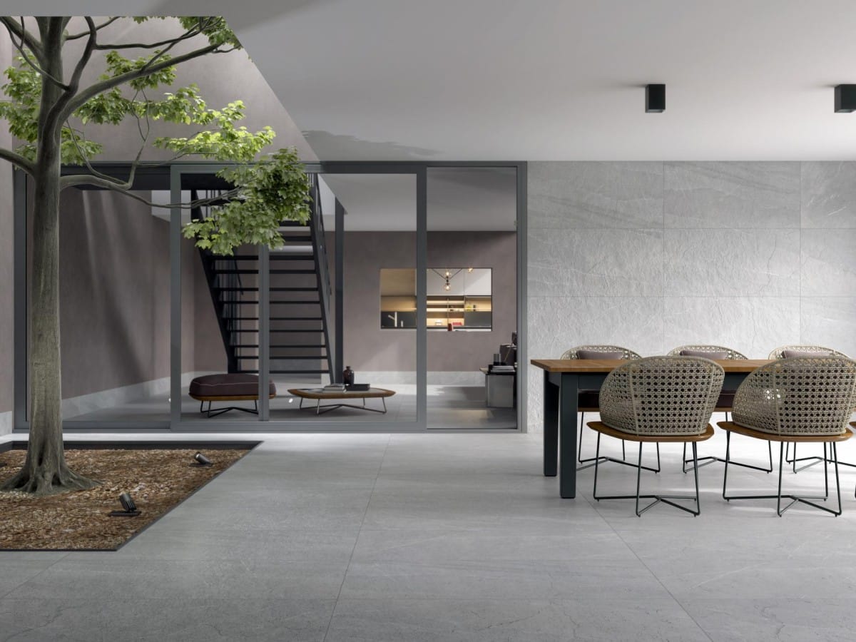 PIETRA DI LAVAGNA - Terras en horeca met grijze betonlook op vloer, Pamesa