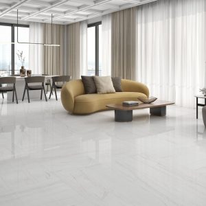 Montebianco - Woonkamer met witte marmerlook op vloer, Pamesa