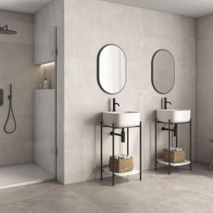 Midway - Badkamer met lichte steenlook op vloer en wand, Pamesa