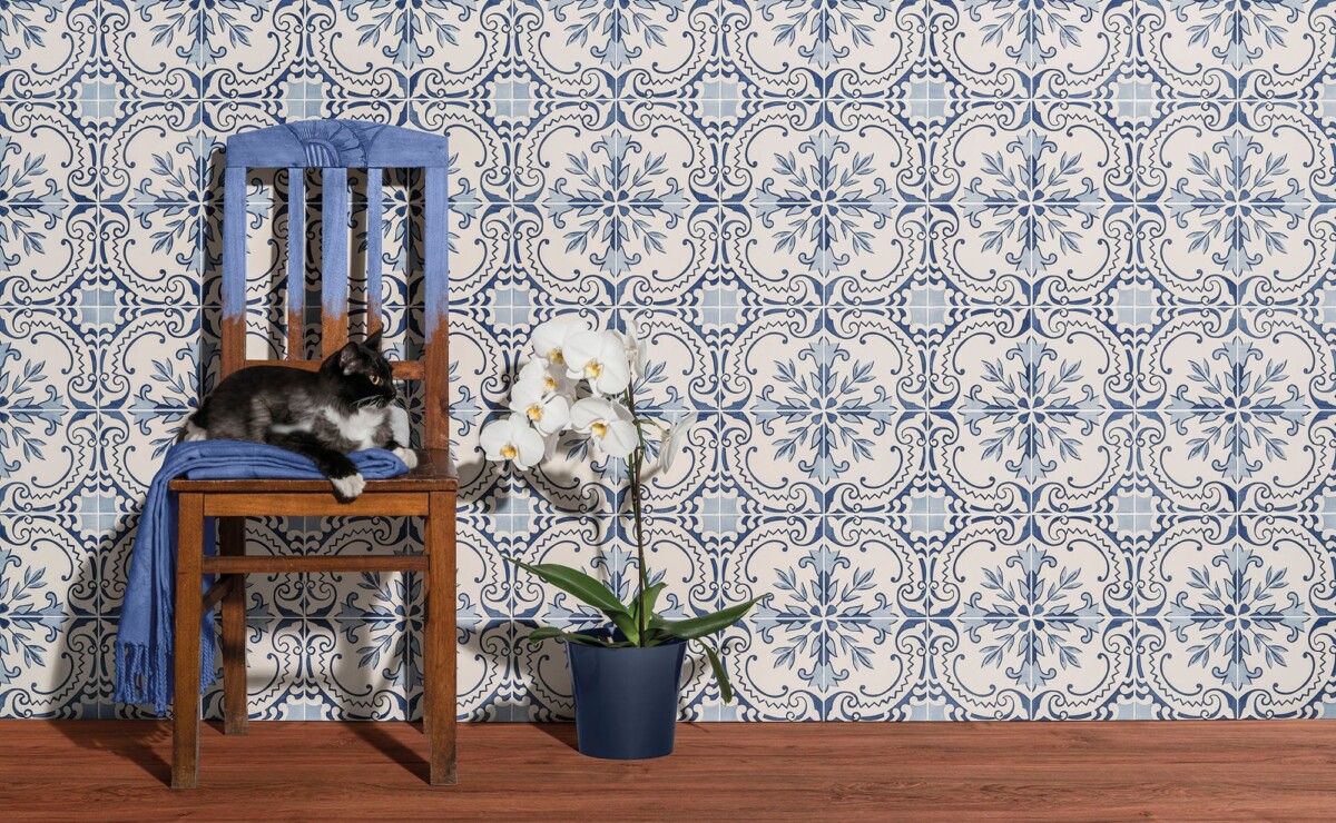 Abbey - Productpresentatie met blauw-wit mediterraan patroon op wand, Aleluia