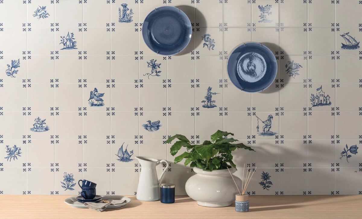Delft - Productpresentatie met blauw-wit Delfts decor op wand, Aleluia