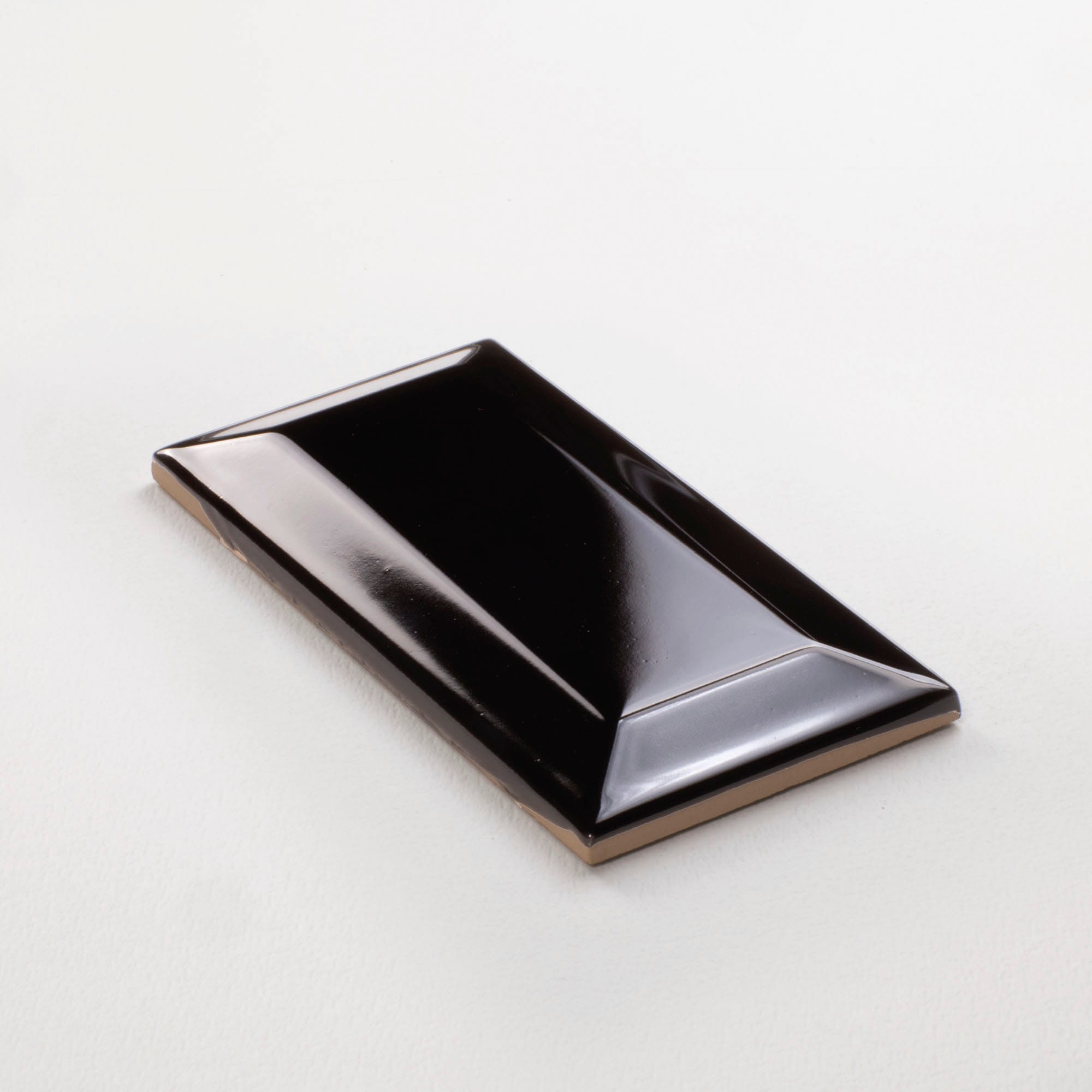 Frame Black Glossy - kleur & designlook wandtegel in zwart, Aleluia