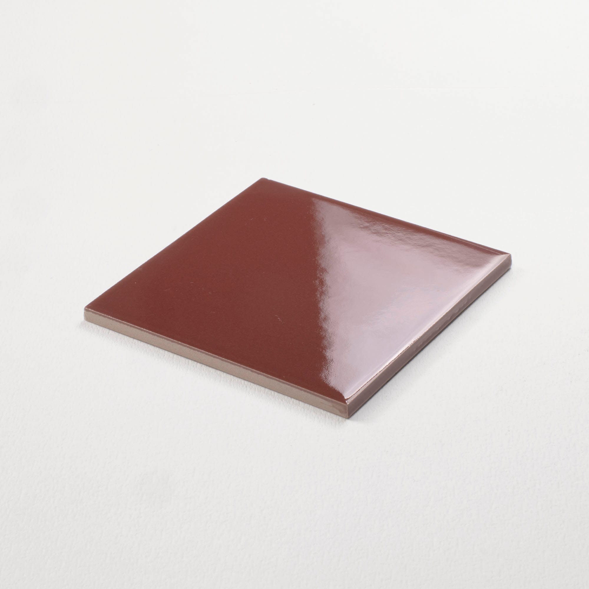 Mystic Ruby Glossy - kleur & designlook wandtegel in rood, Aleluia
