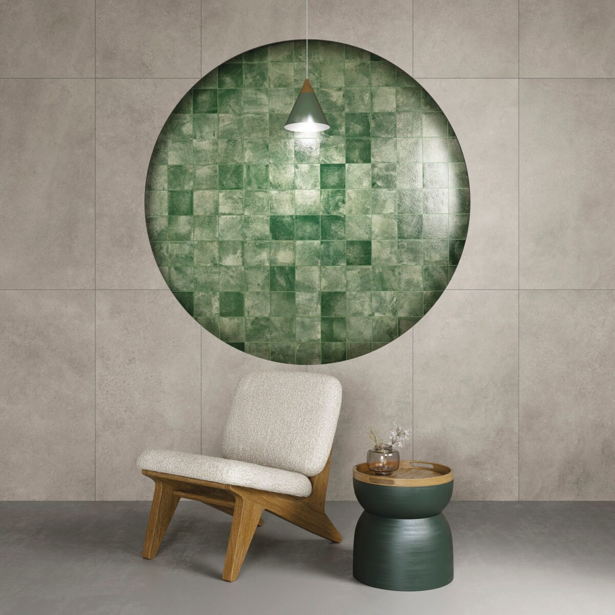 Unique - Woonkamer met groene kleurtegel en grijze betonlook op accentwand en wand, Aleluia